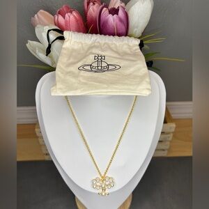 NWOT Vivienne Westwood Viviana Pendant Necklace in Gold